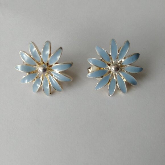 Vintage adorable pale light blue flower clip-on earrings - Picture 1 of 7